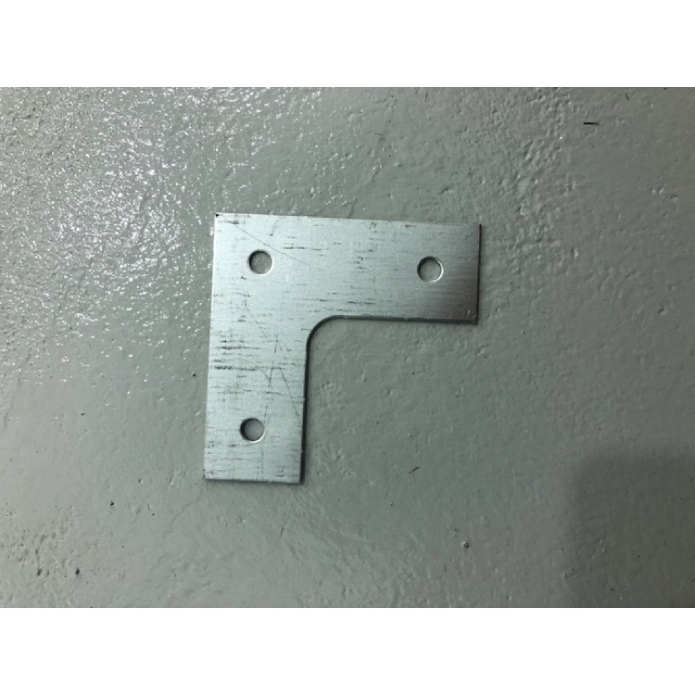 ESQUADRA PARA FIXAR BANDEJA DE ESTANTE METALICA