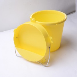BEBEDOURO DE AVES EM BALDE PLASTICO AMARELO 5,5 LITROS